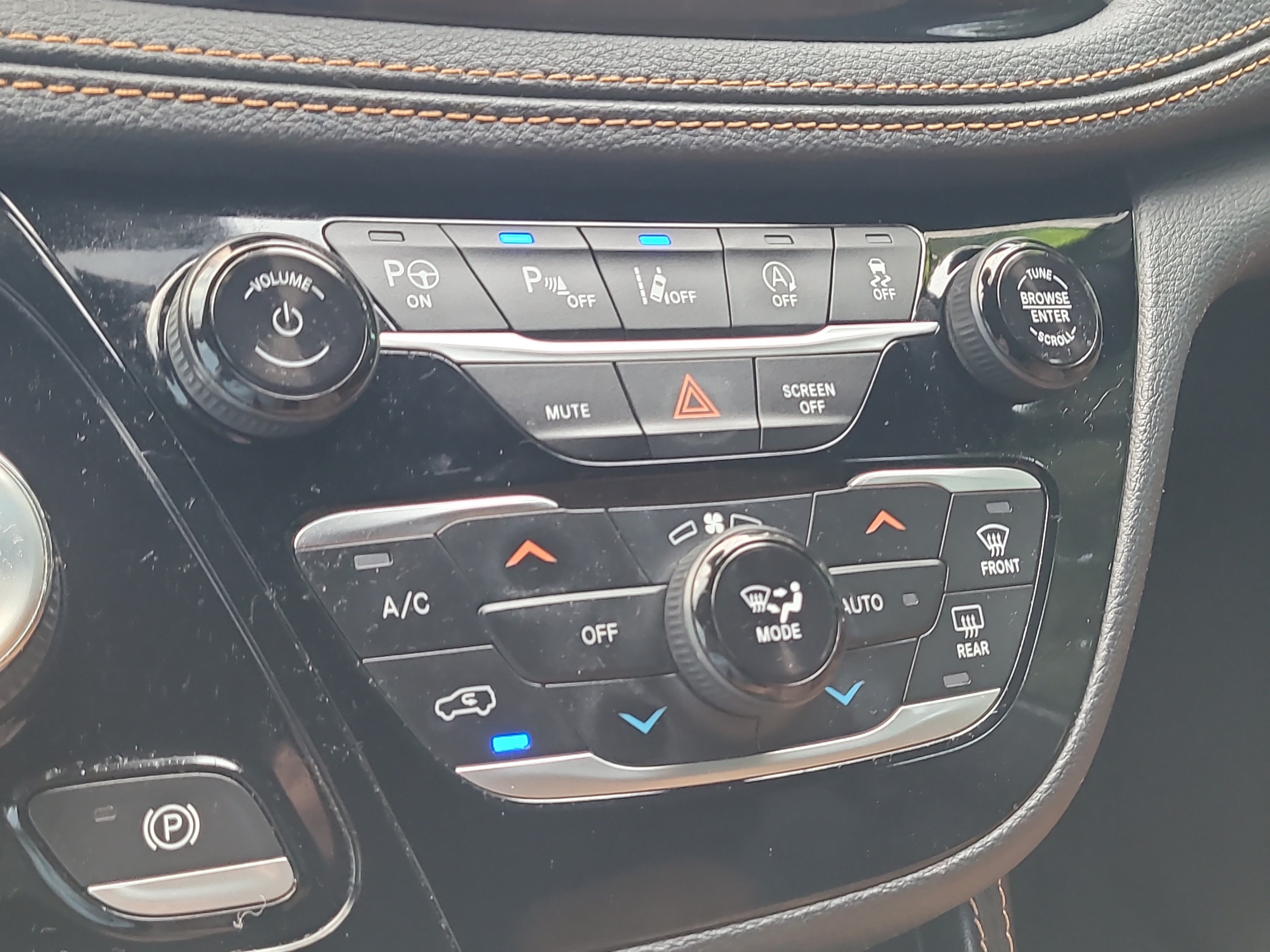 Used 2022 Chrysler Pacifica Pinnacle FWD image 30