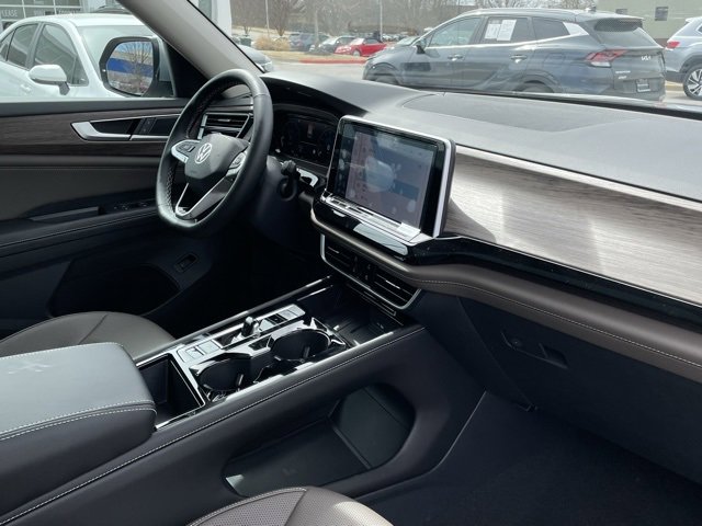 New 2025 Volkswagen Atlas SEL image 30