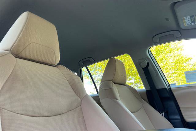 Certified 2023 Toyota RAV4 LE AWD/4WD image 18