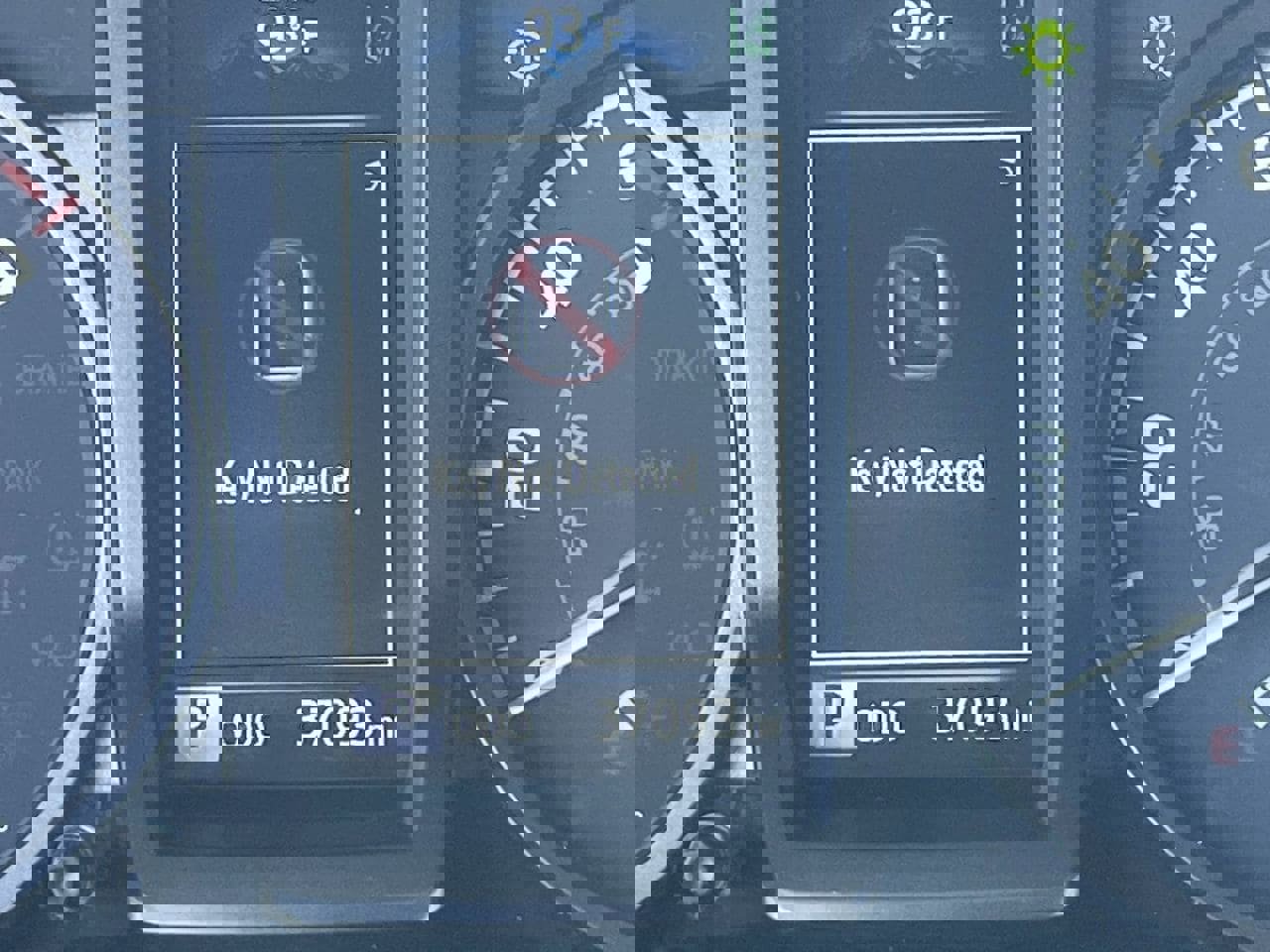 Used 2023 Toyota Tacoma TRD Off-Road w/ TRD Premium Off Road Package image 30