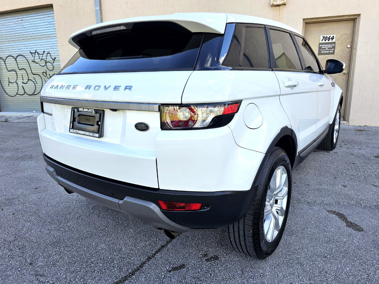 Used 2015 Land Rover Range Rover Evoque Pure image 7