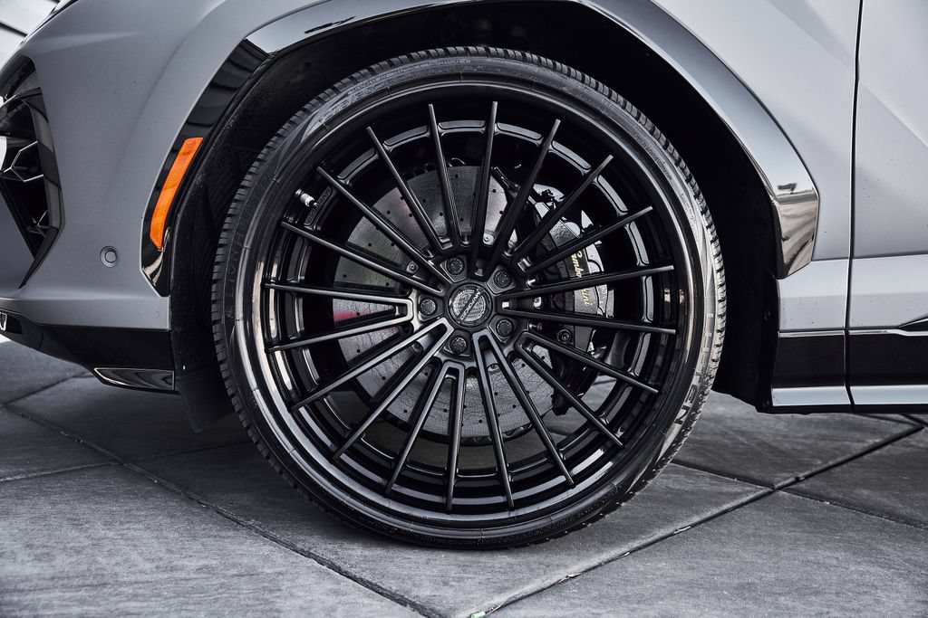 Used 2025 Lamborghini Urus S AWD/4WD image 3