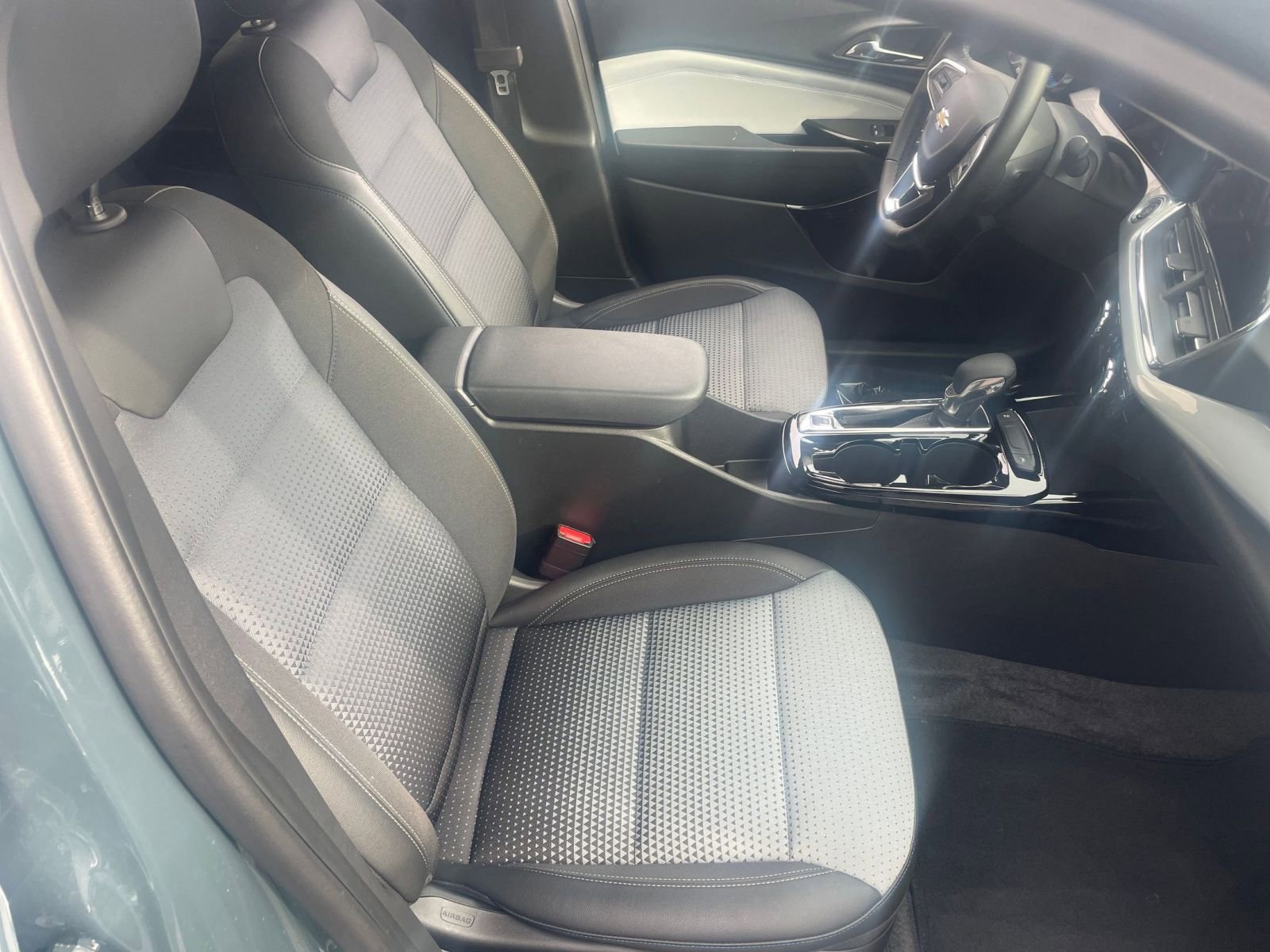 Used 2025 Chevrolet Trax LT w/ LT Convenience Package image 35