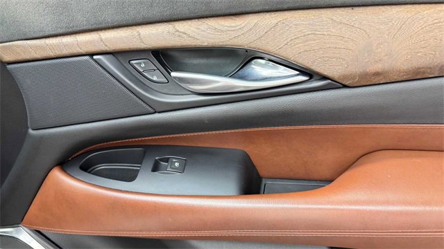 Used 2018 Cadillac Escalade ESV Premium Luxury image 15