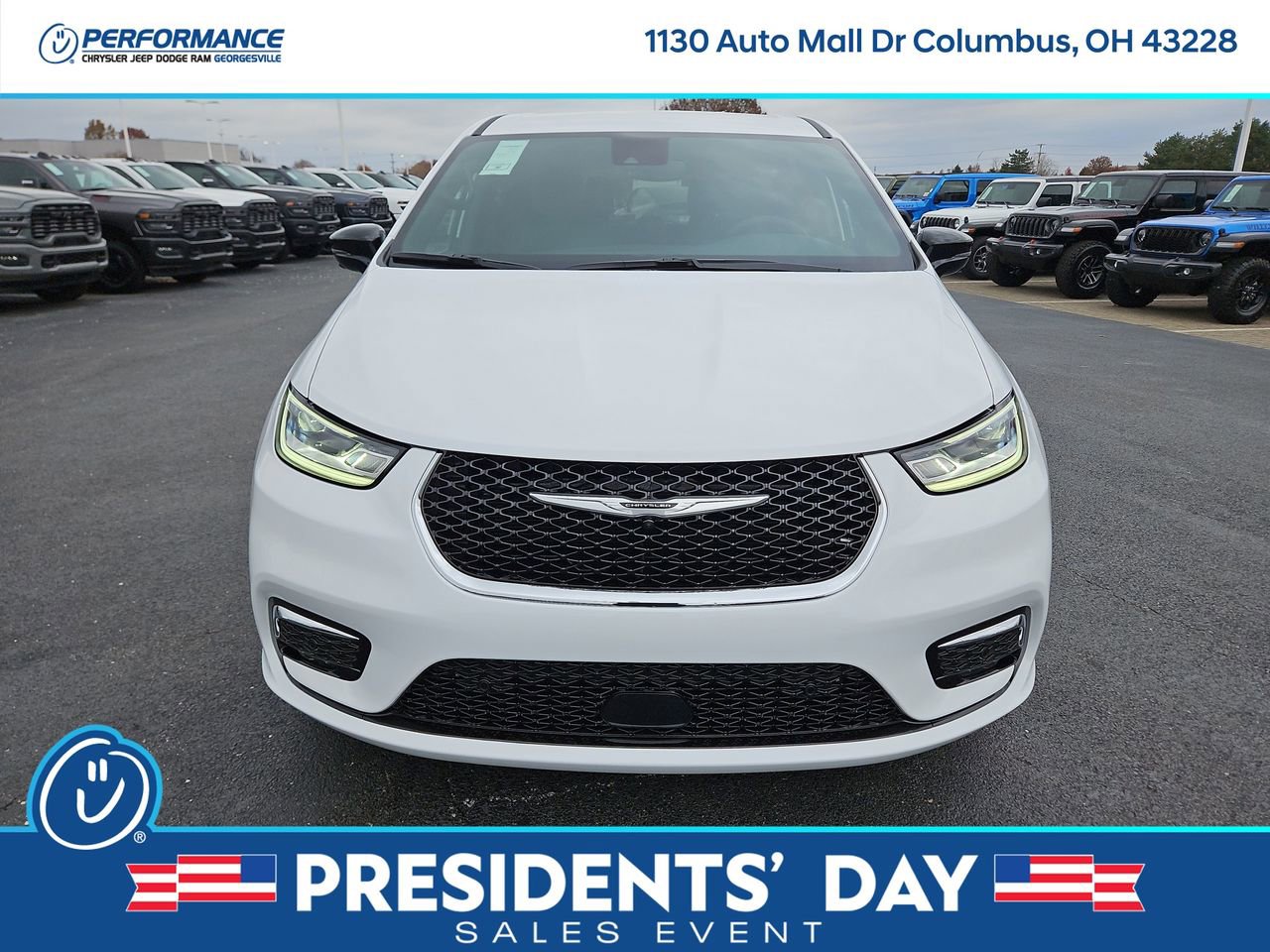 New 2026 Chrysler Pacifica Select image 2