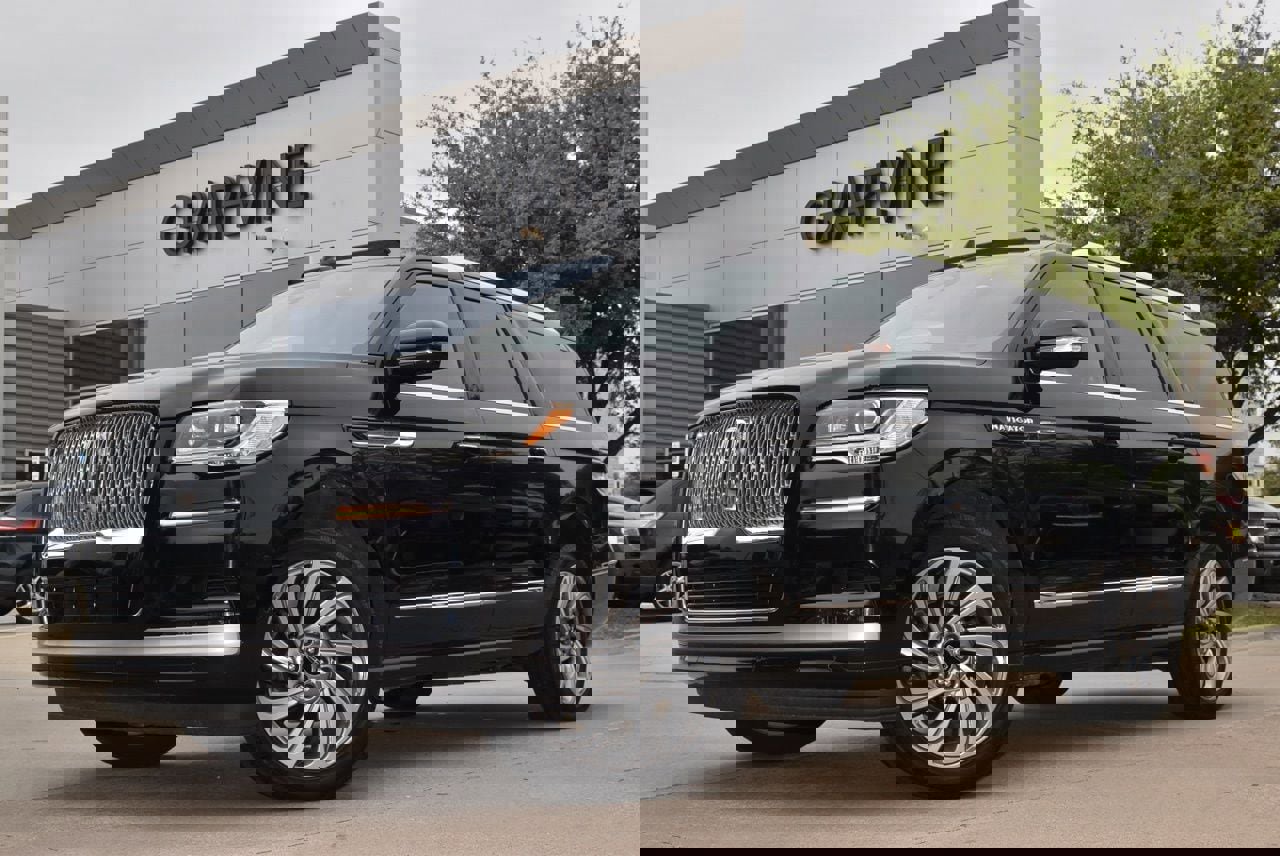 Certified 2024 Lincoln Navigator L 4WD image 2