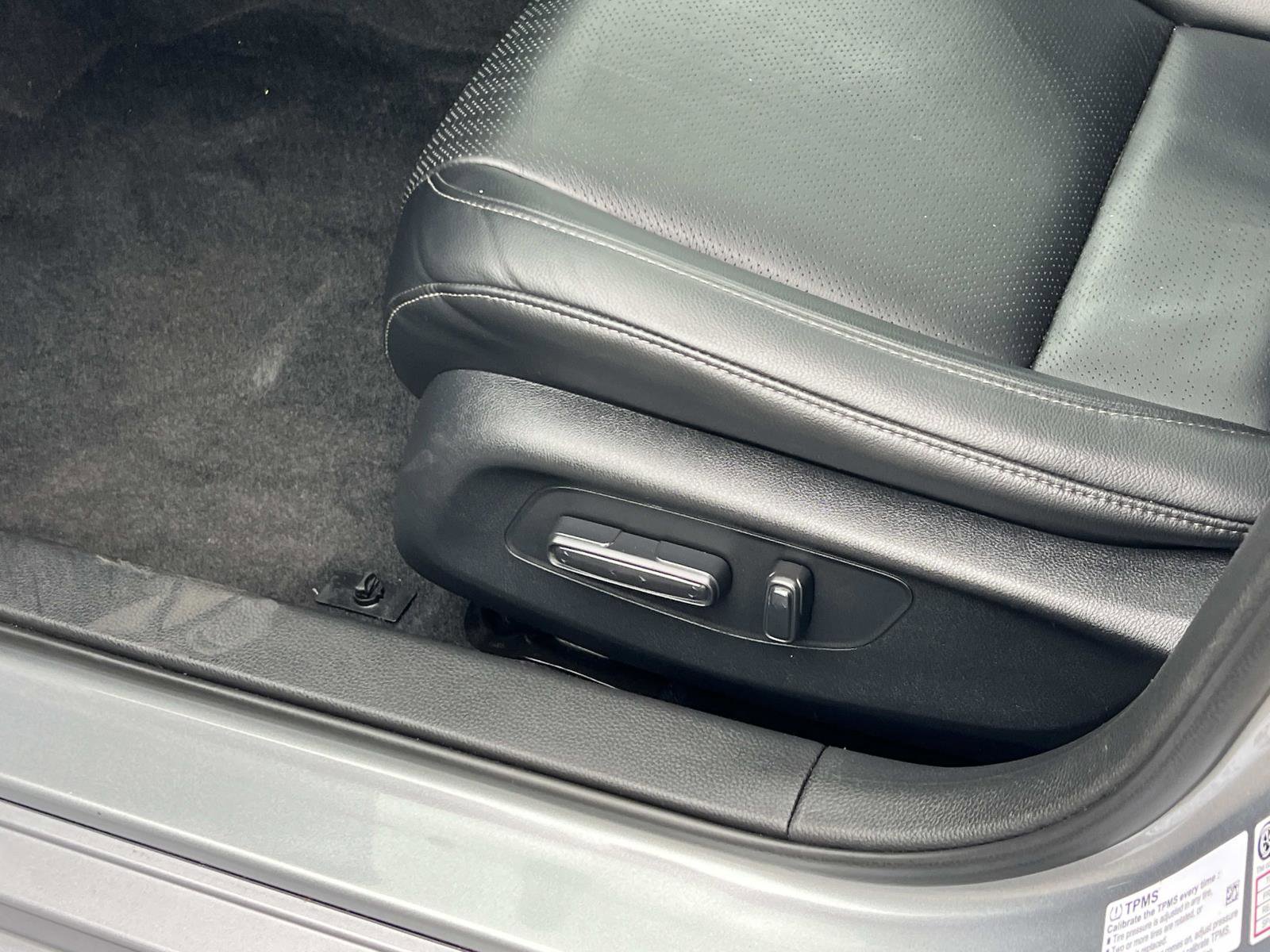 Used 2024 Honda Civic EX-L image 17