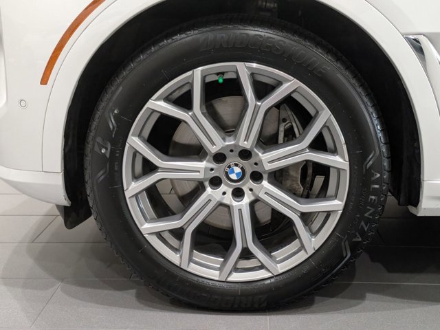 Used 2023 BMW X7 xDrive40i w/ Premium Package AWD/4WD image 27