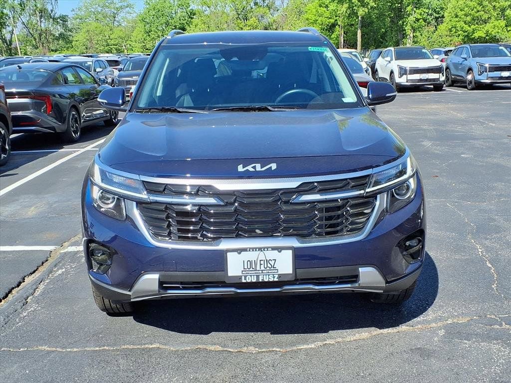 Used 2025 Kia Seltos EX AWD/4WD image 32