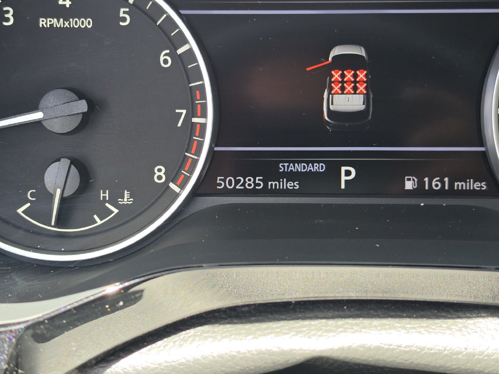 Used 2023 Nissan Pathfinder SL w/ Lighting Package (N92) FWD image 44