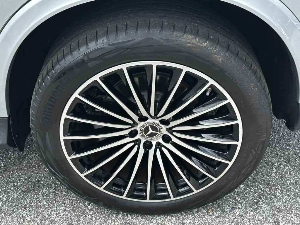 Certified 2024 Mercedes-Benz GLC 300 image 23