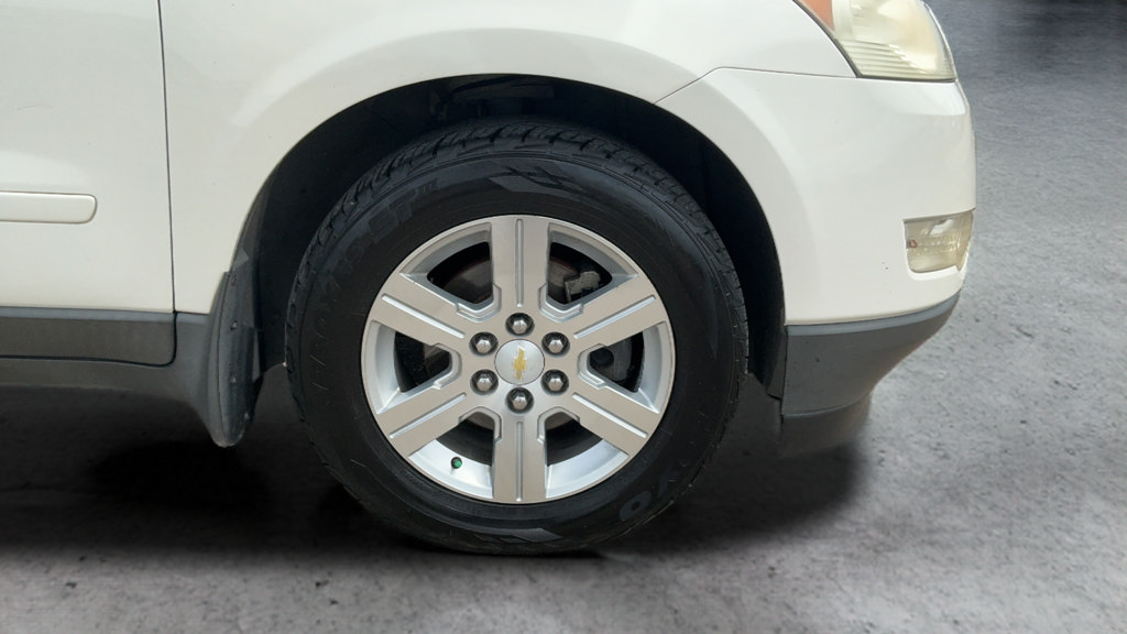 Used 2011 Chevrolet Traverse LT w/ Personal Connectivity Package FWD image 23