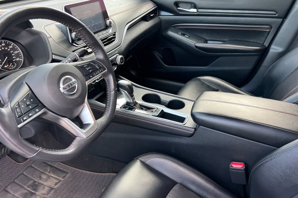 Used 2022 Nissan Altima 2.5 SR FWD image 13