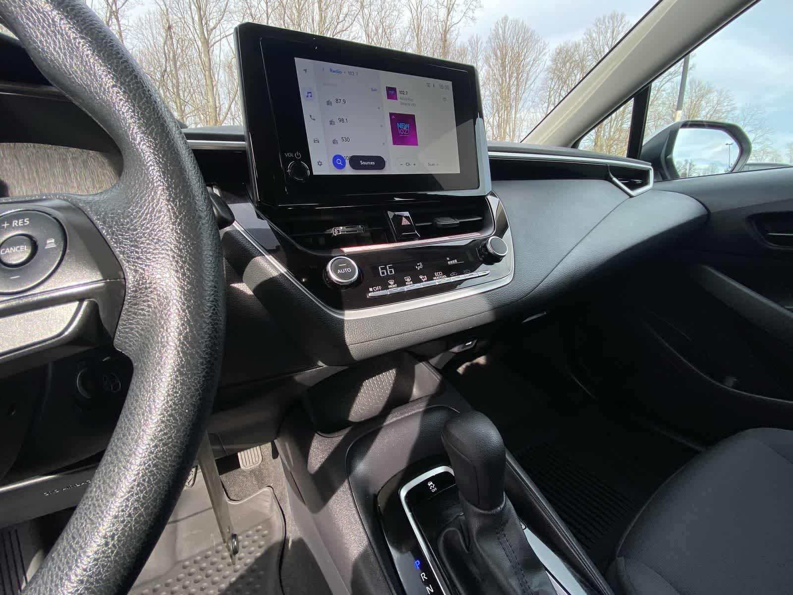 Used 2025 Toyota Corolla LE image 23