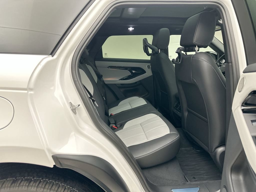New 2026 Land Rover Range Rover Evoque Hoxton AWD/4WD image 7