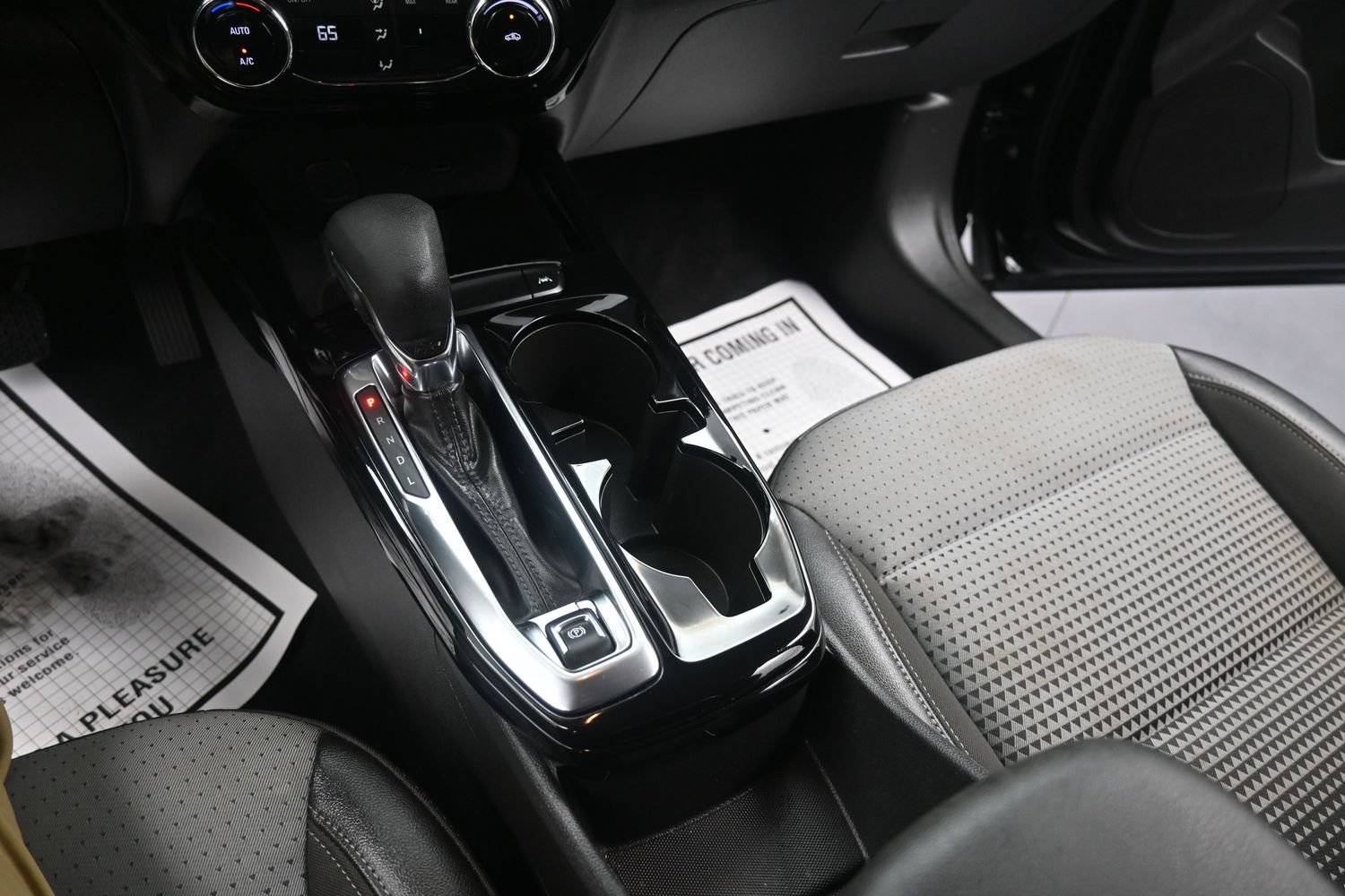 Used 2024 Chevrolet Trax LT FWD image 32