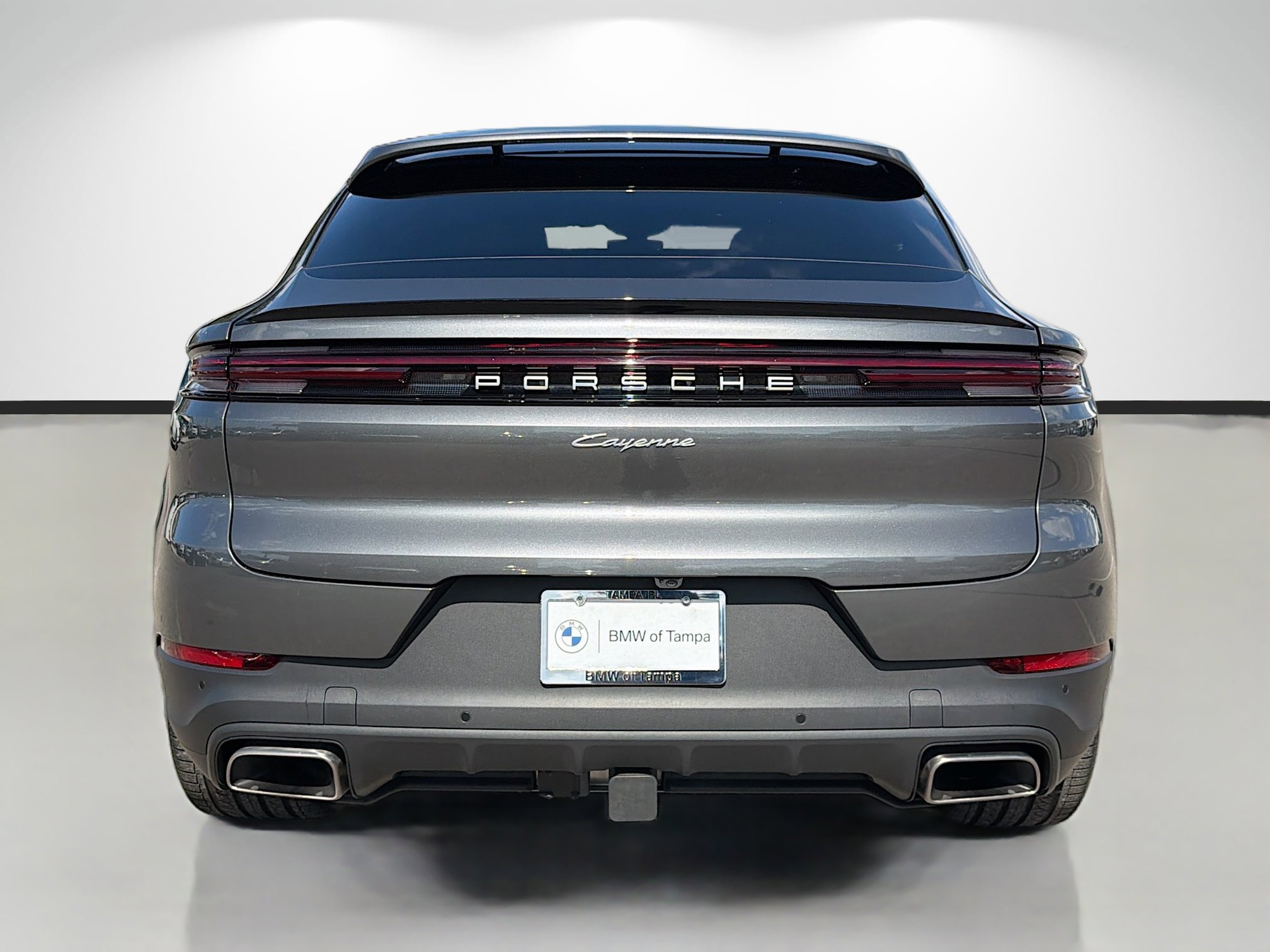 Used 2025 Porsche Cayenne Coupe image 4