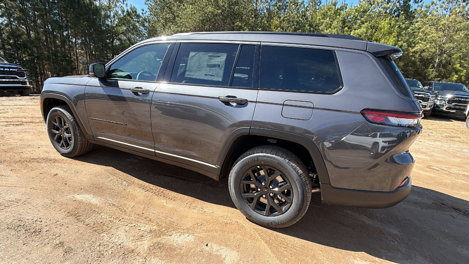 New 2026 Jeep Grand Cherokee L 4WD image 10