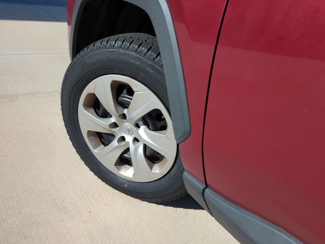 Certified 2021 Toyota RAV4 LE AWD/4WD image 10