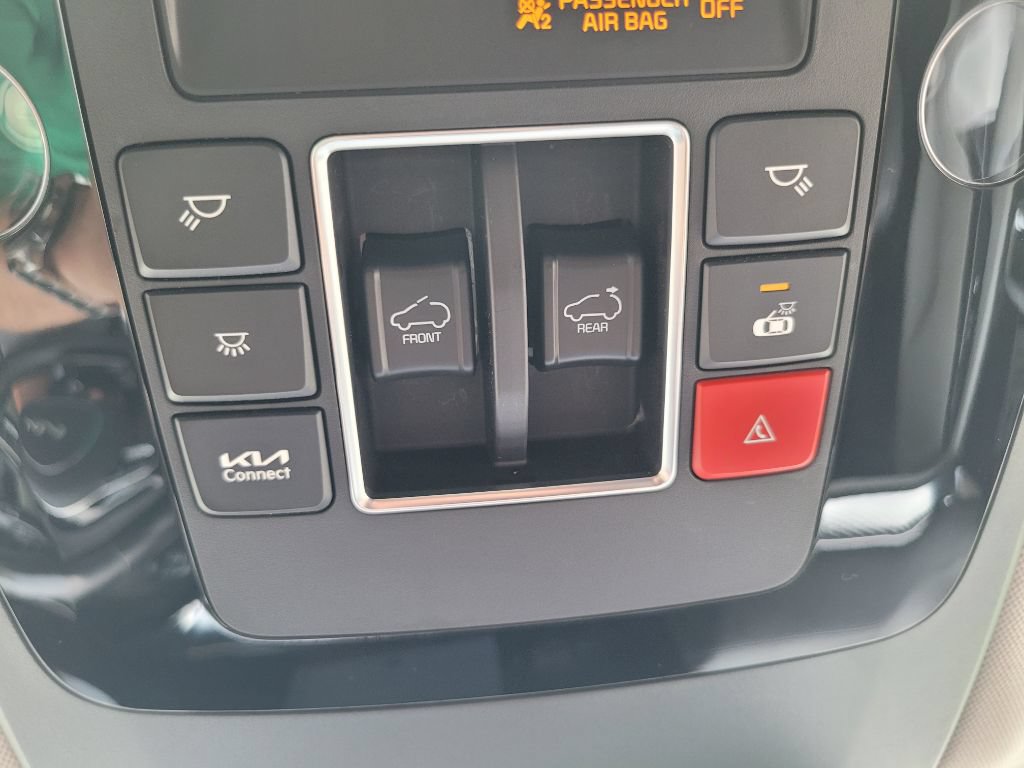 Used 2023 Kia Carnival SX Prestige FWD image 42