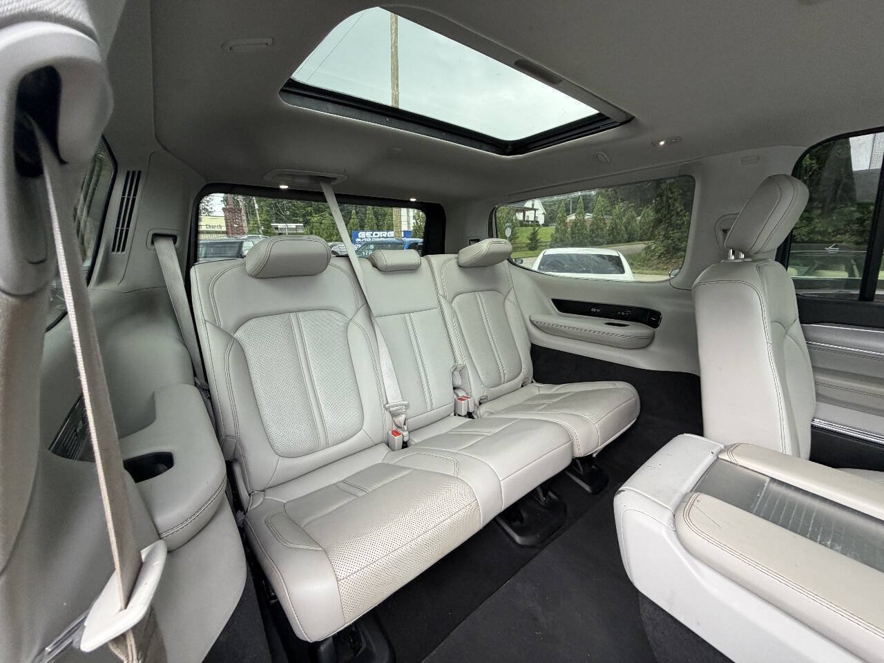 Used 2022 Jeep Grand Wagoneer Series I AWD/4WD image 22