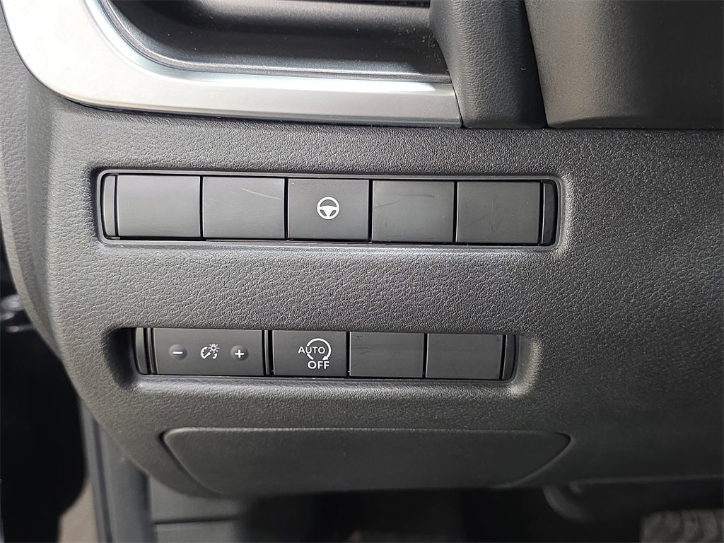 Used 2023 Nissan Rogue SV image 26