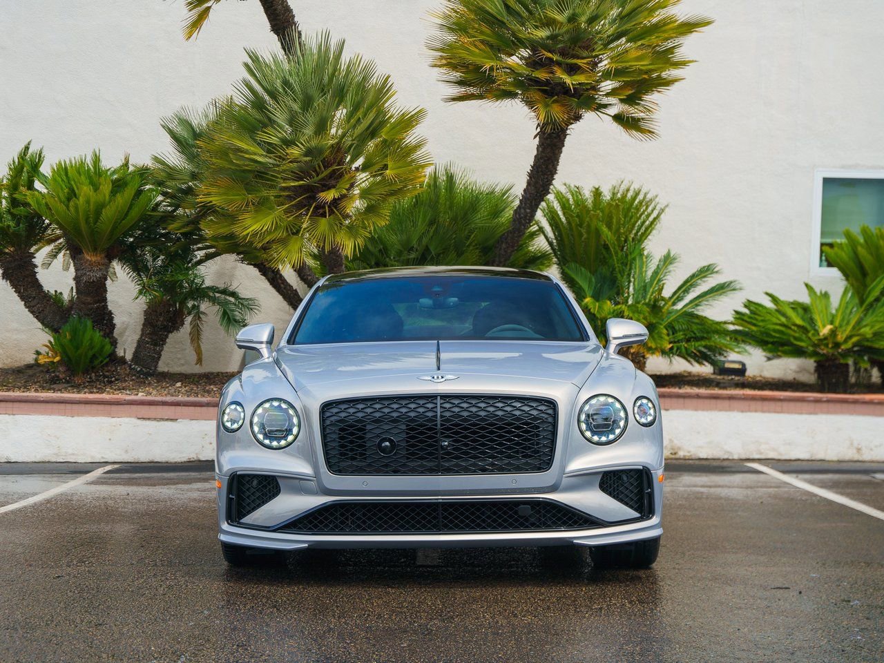 Used 2025 Bentley Flying Spur Plug-In Hybrid image 34