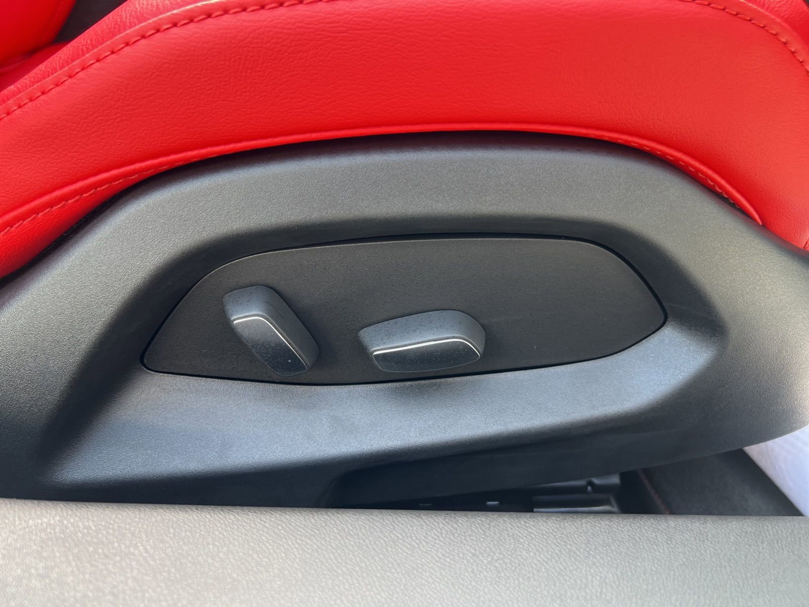 Used 2023 Chevrolet Corvette Stingray Coupe w/ Z51 Performance Package image 31