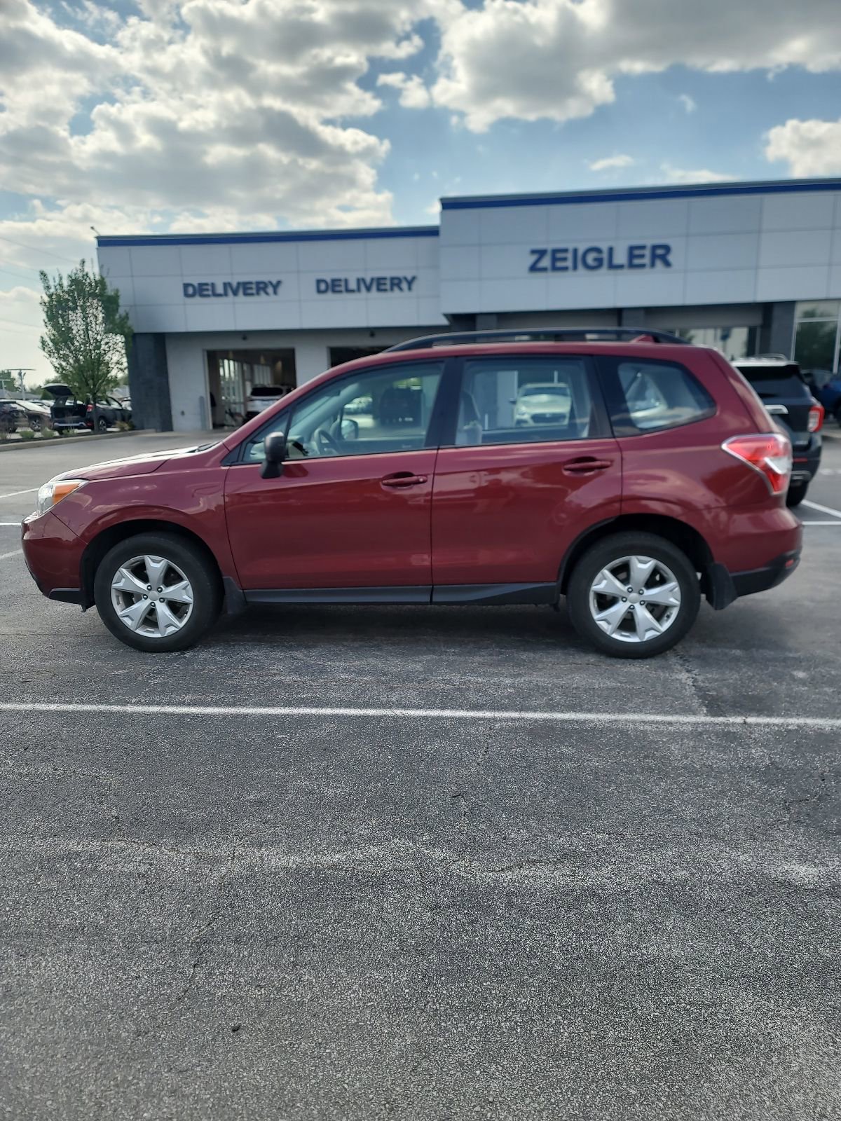 Used 2016 Subaru Forester 2.5i w/ Alloy Wheel Package AWD/4WD image 1