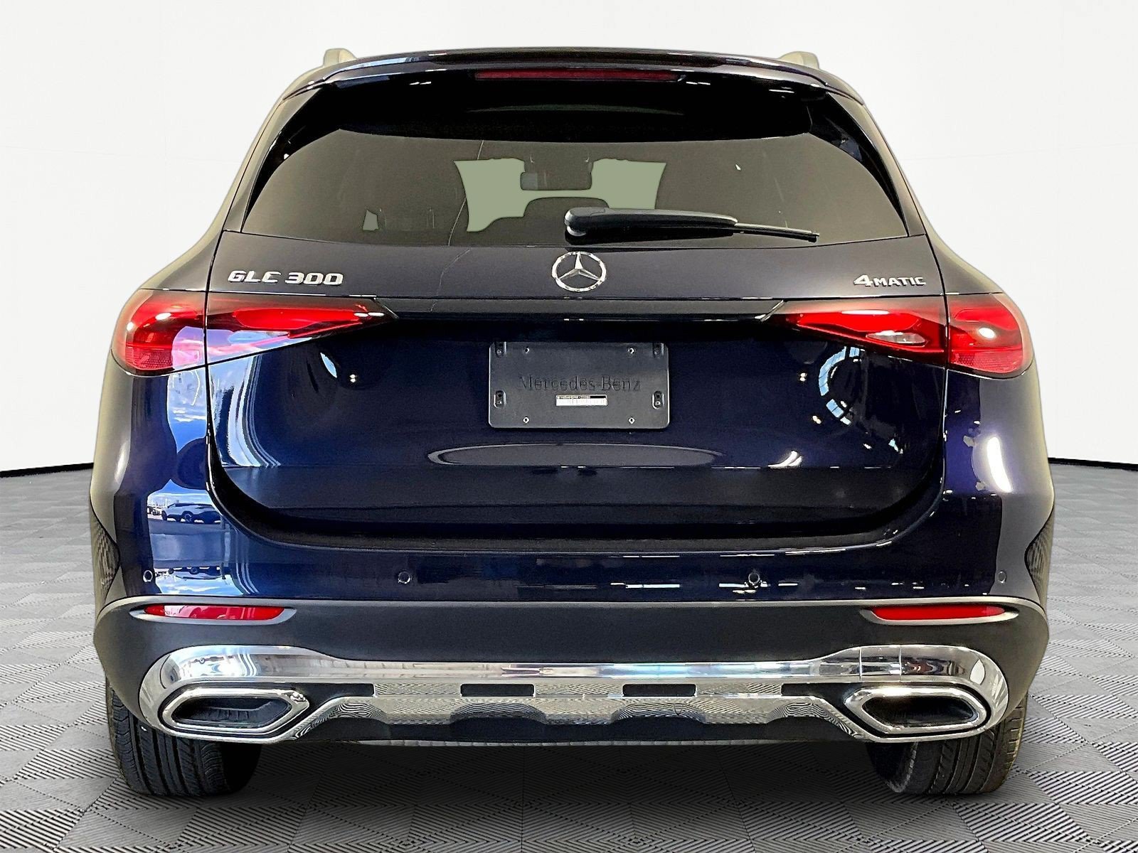 Used 2024 Mercedes-Benz GLC 300 4MATIC image 5