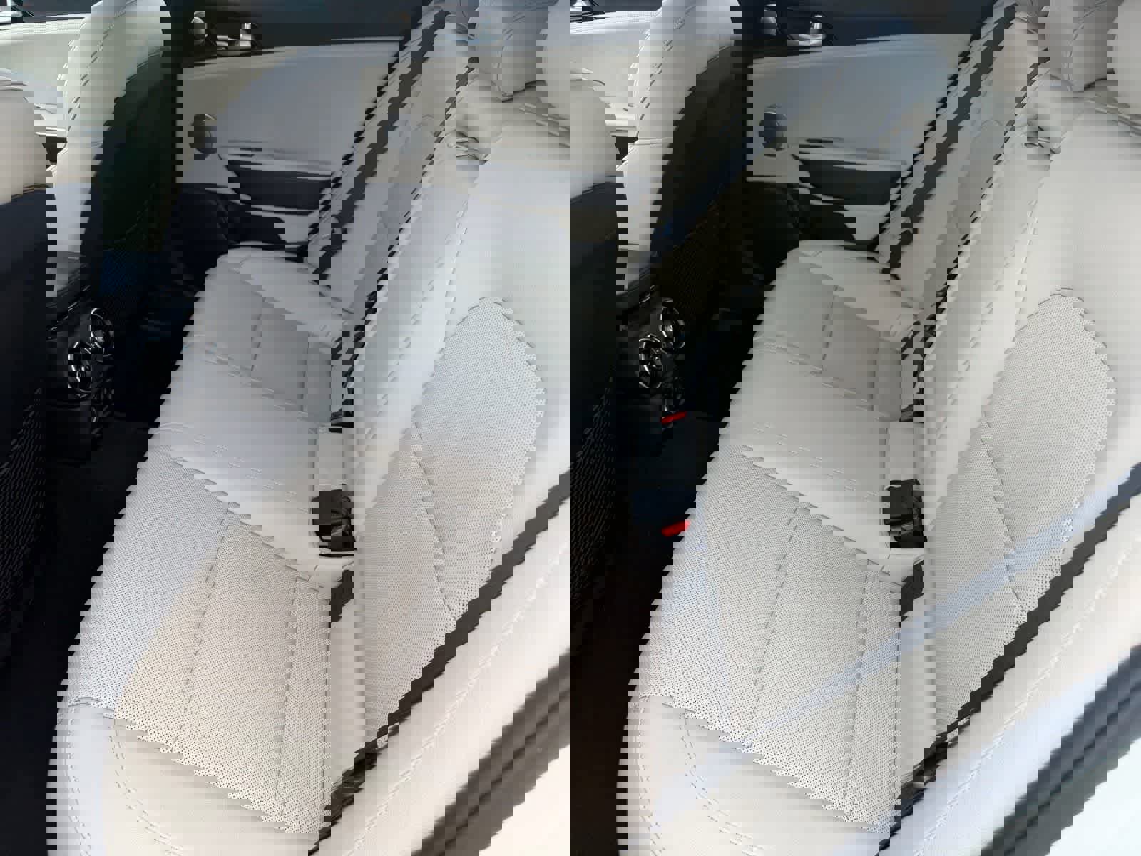 Used 2019 Kia Stinger Premium image 13