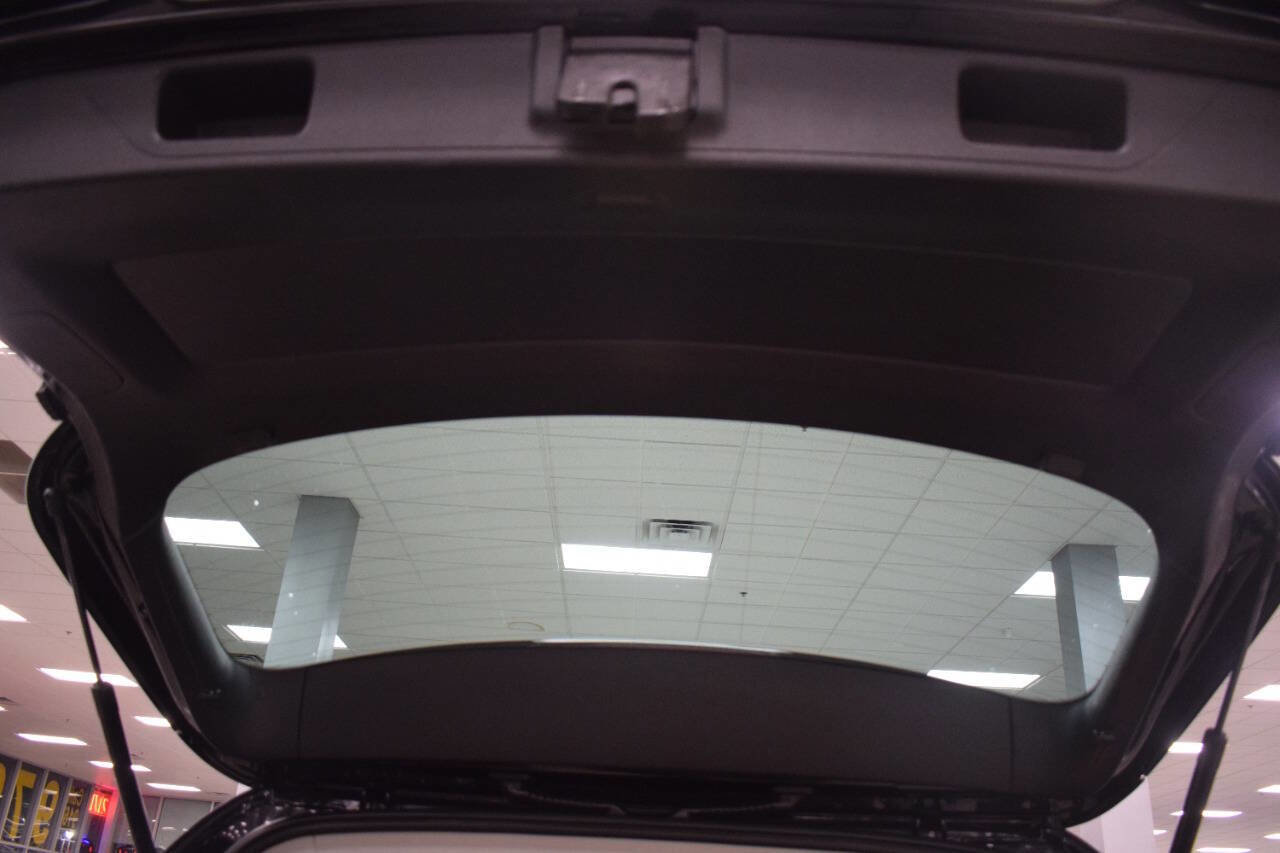 Used 2016 Volkswagen Tiguan SE image 18