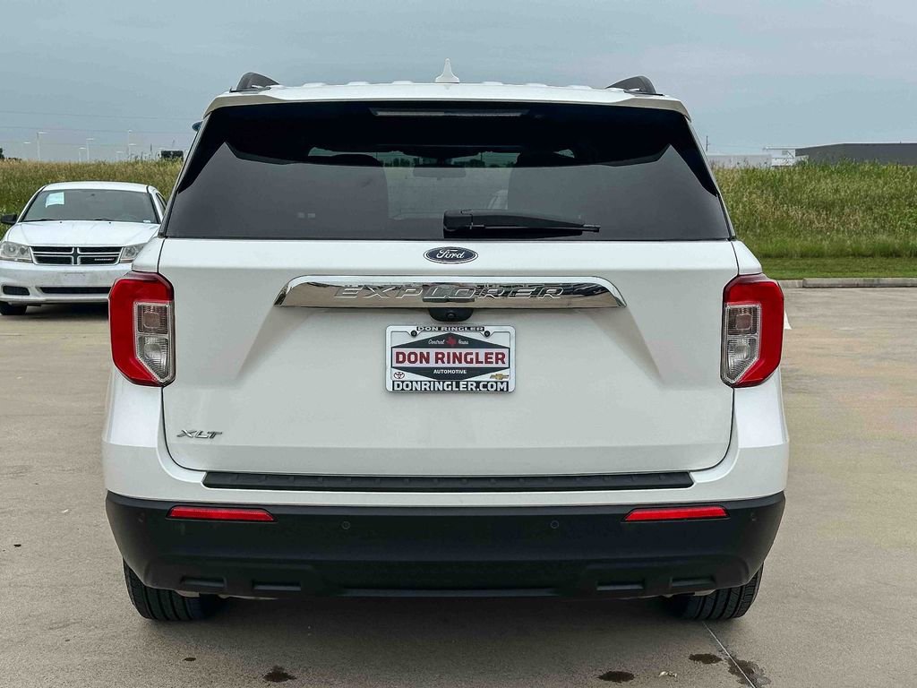 Used 2022 Ford Explorer XLT RWD image 4