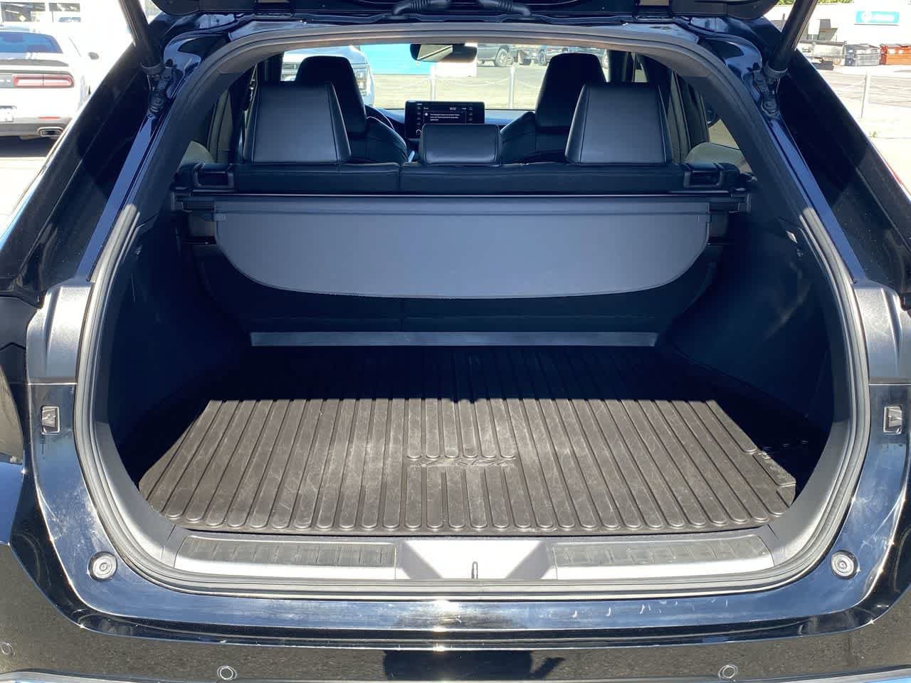 Certified 2022 Toyota Venza XLE AWD/4WD image 22