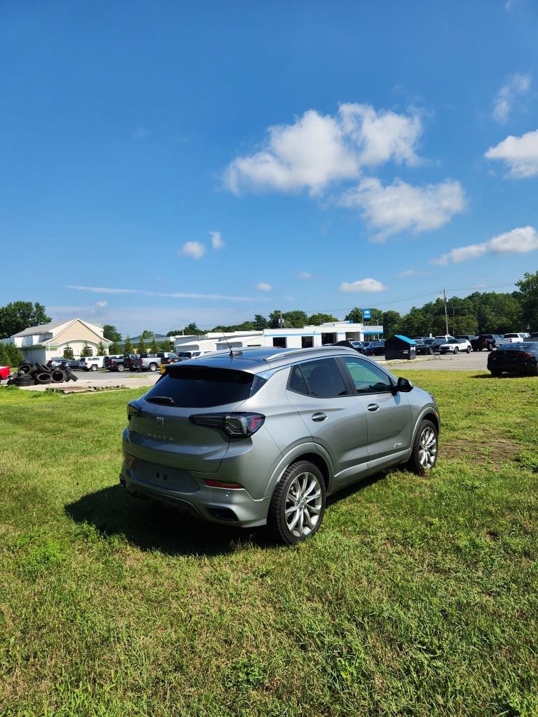 Used 2025 Buick Encore GX Avenir w/ Avenir Technology Package AWD/4WD image 8