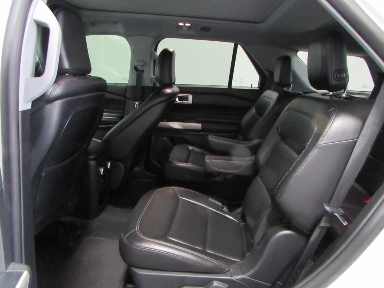Used 2020 Ford Explorer XLT w/ Equipment Group 202A AWD/4WD image 15
