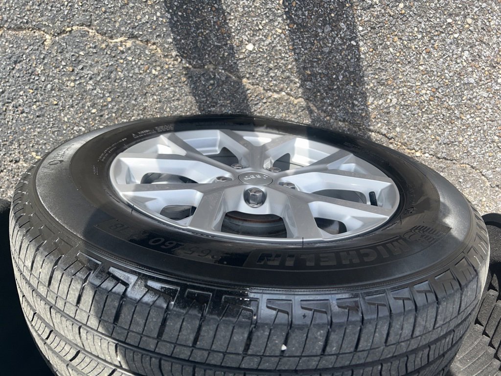 Used 2023 Jeep Grand Cherokee Limited image 6