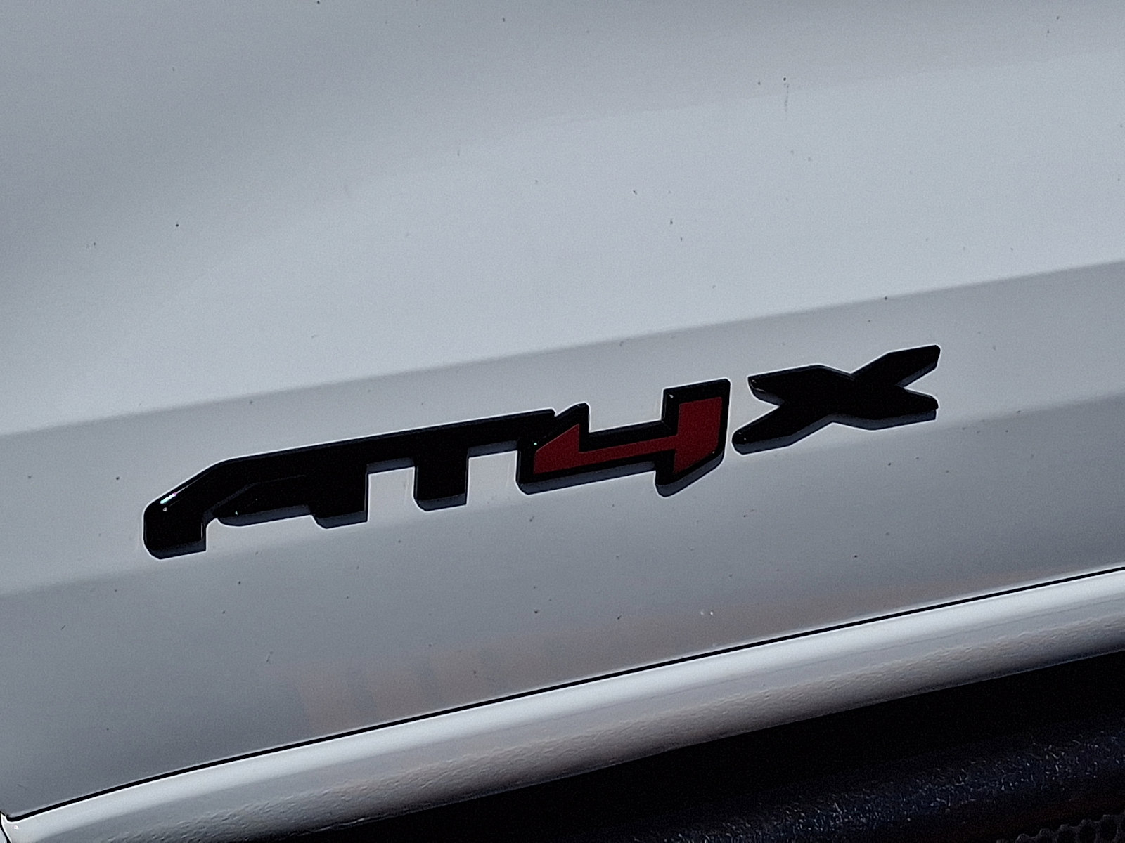 Used 2024 GMC Canyon AT4X AWD/4WD image 32