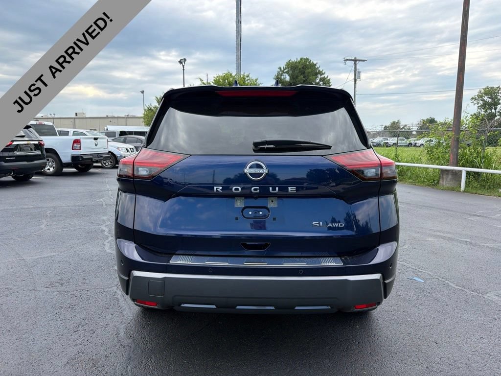 Certified 2025 Nissan Rogue SL w/ Tech Package AWD/4WD image 6