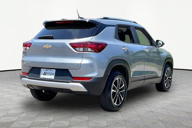 Used 2025 Chevrolet TrailBlazer LT AWD/4WD image 5