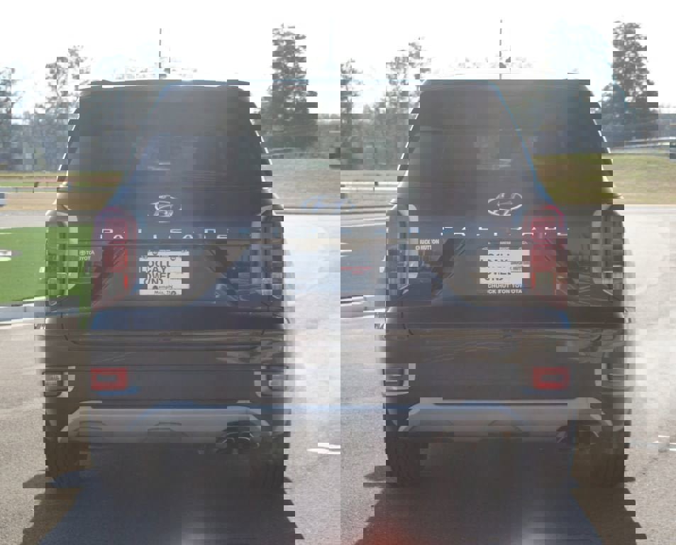 Used 2020 Hyundai Palisade SEL w/ Premium Package image 3