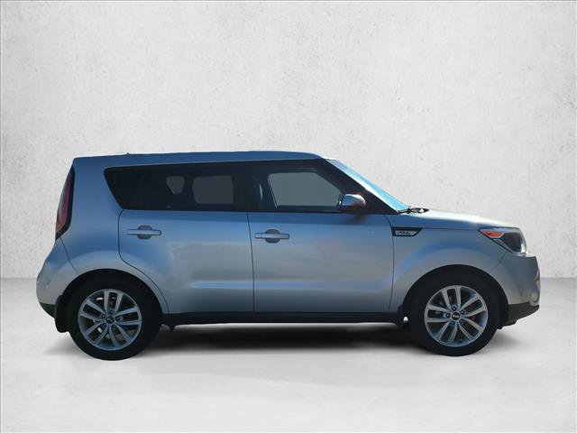 Used 2018 Kia Soul + image 4