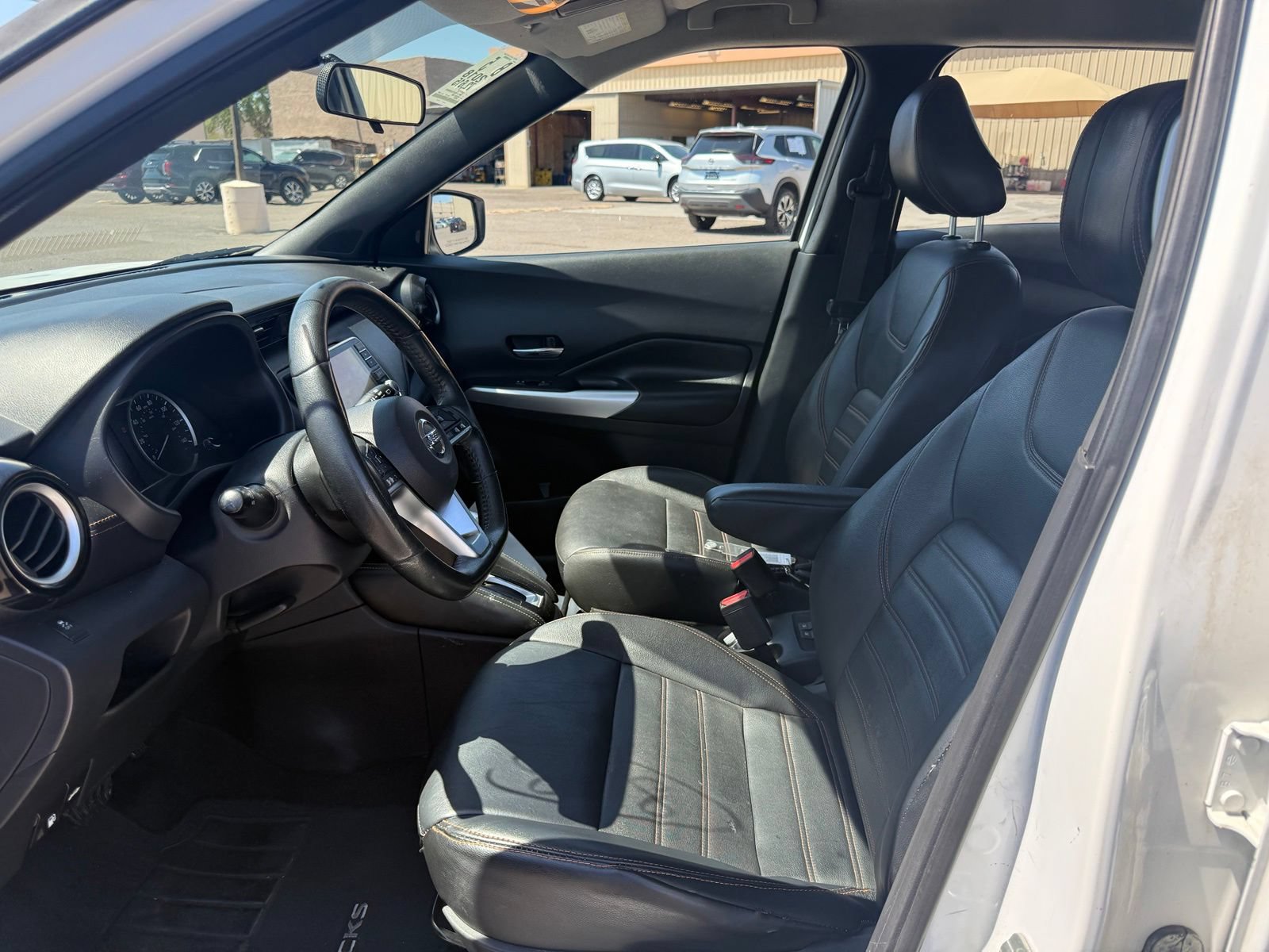 Used 2018 Nissan Kicks SR w/ Premium Package FWD image 13