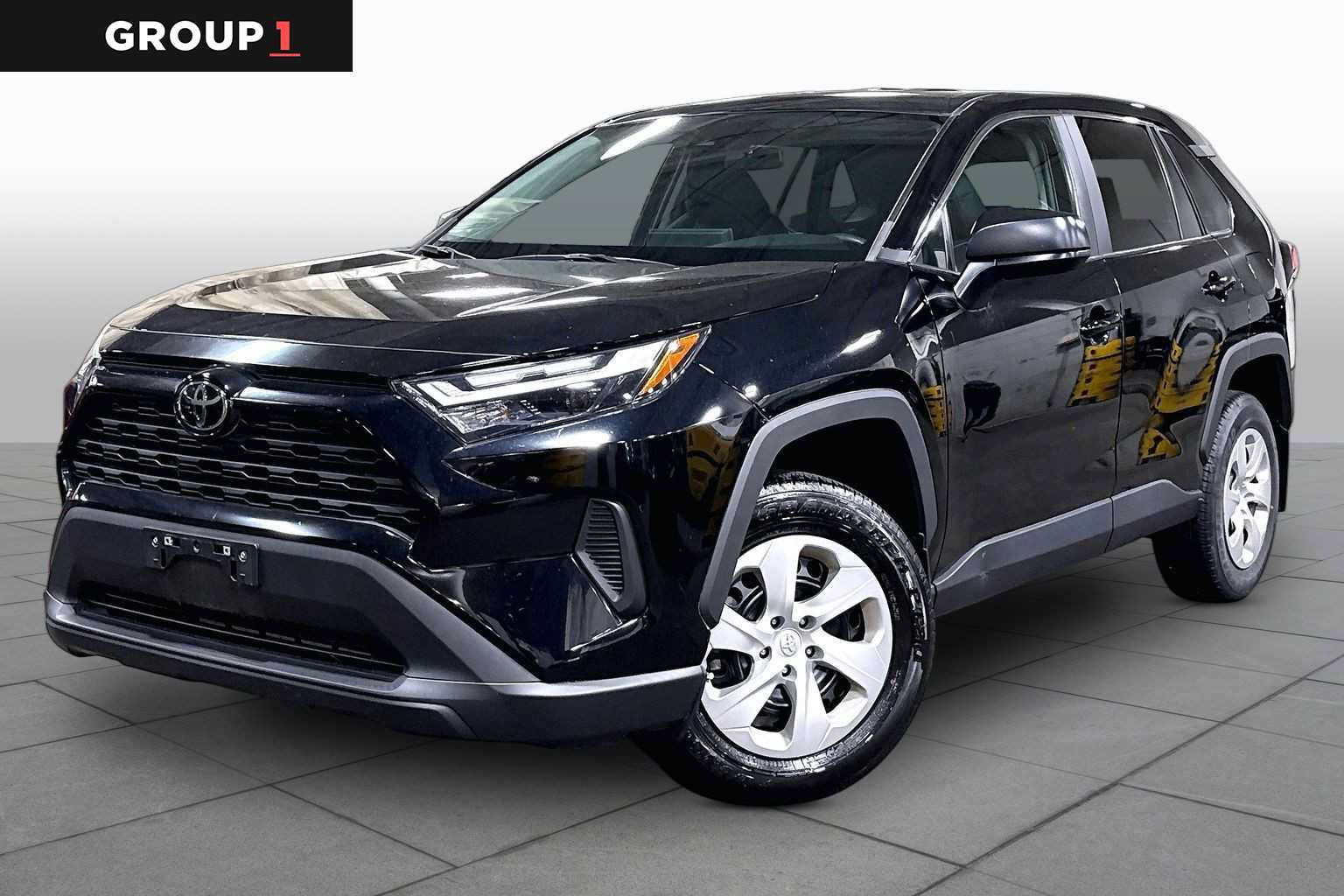 Used 2023 Toyota RAV4 LE AWD/4WD image 1