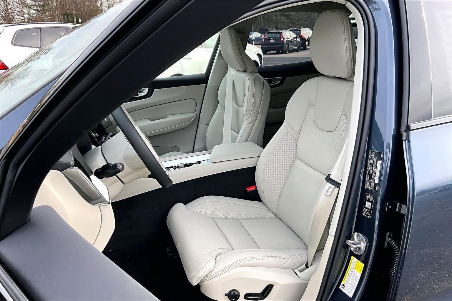 New 2026 Volvo XC60 B5 Ultra w/ Protection Package Premier AWD/4WD image 13