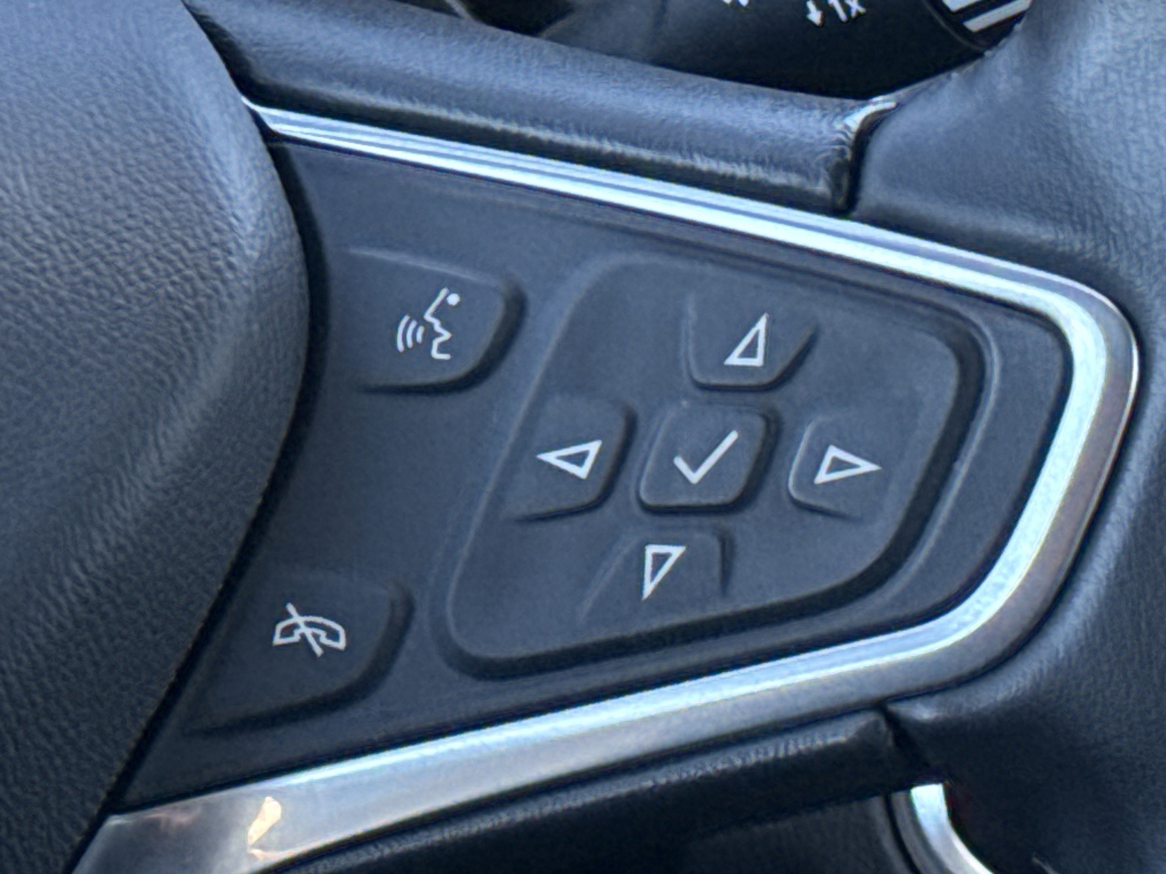 Used 2023 Chevrolet Equinox LT image 20