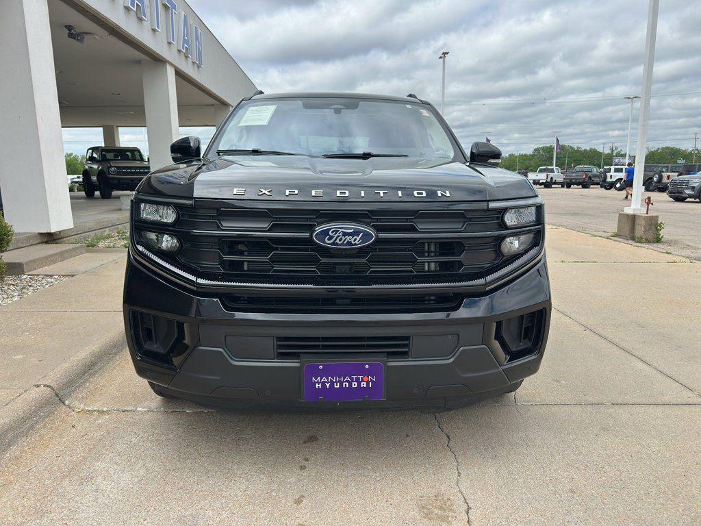 Used 2025 Ford Expedition Active AWD/4WD image 8
