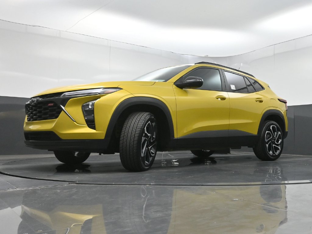 Used 2024 Chevrolet Trax RS FWD image 24