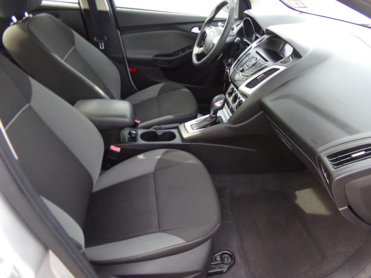 Used 2013 Ford Focus SE image 28