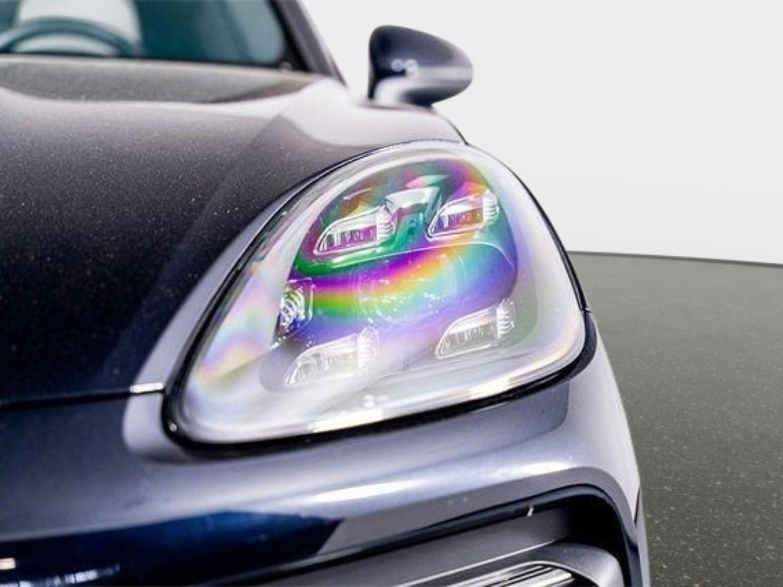 Used 2022 Porsche Cayenne S image 25